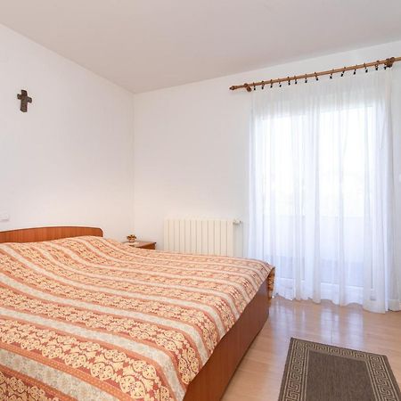 2-Bedroom Krk Apartment - Near Krk Beaches & Town! Krk Town Eksteriør billede