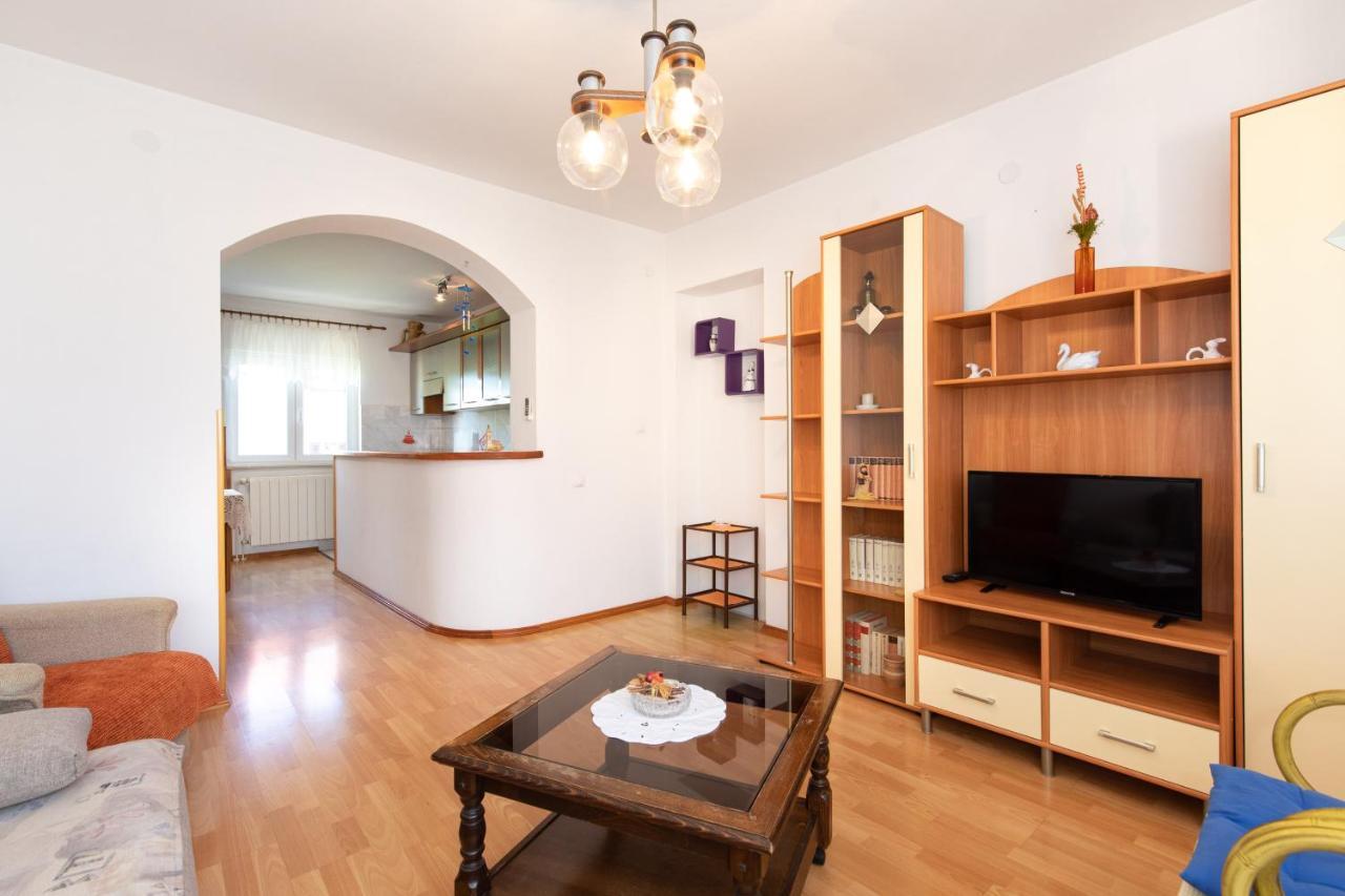 2-Bedroom Krk Apartment - Near Krk Beaches & Town! Krk Town Eksteriør billede